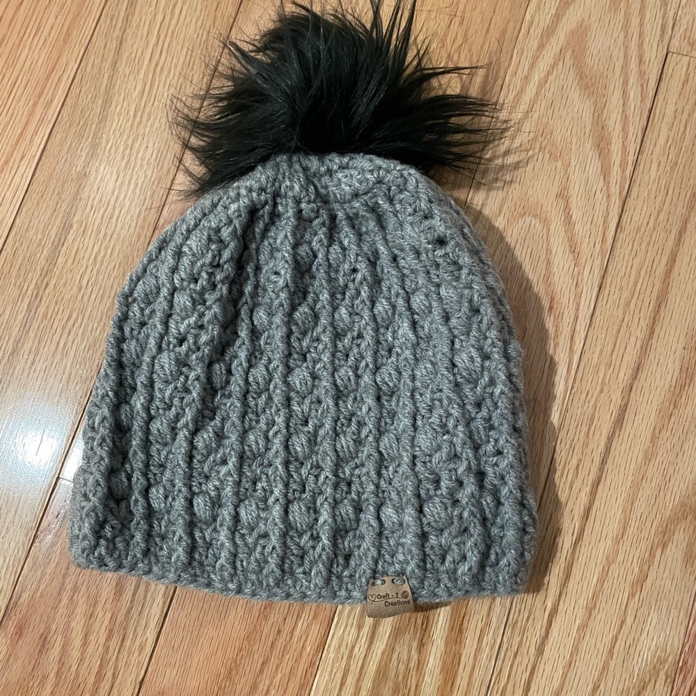 Craft-T
Winter hat
Gray and black